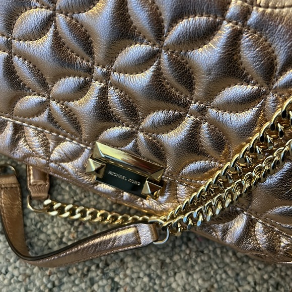 Michael Kors rose gold quilted handbag- ⚡️⚡️⚡️Flash Sale⚡️⚡️⚡️great condition! - Picture 4 of 8